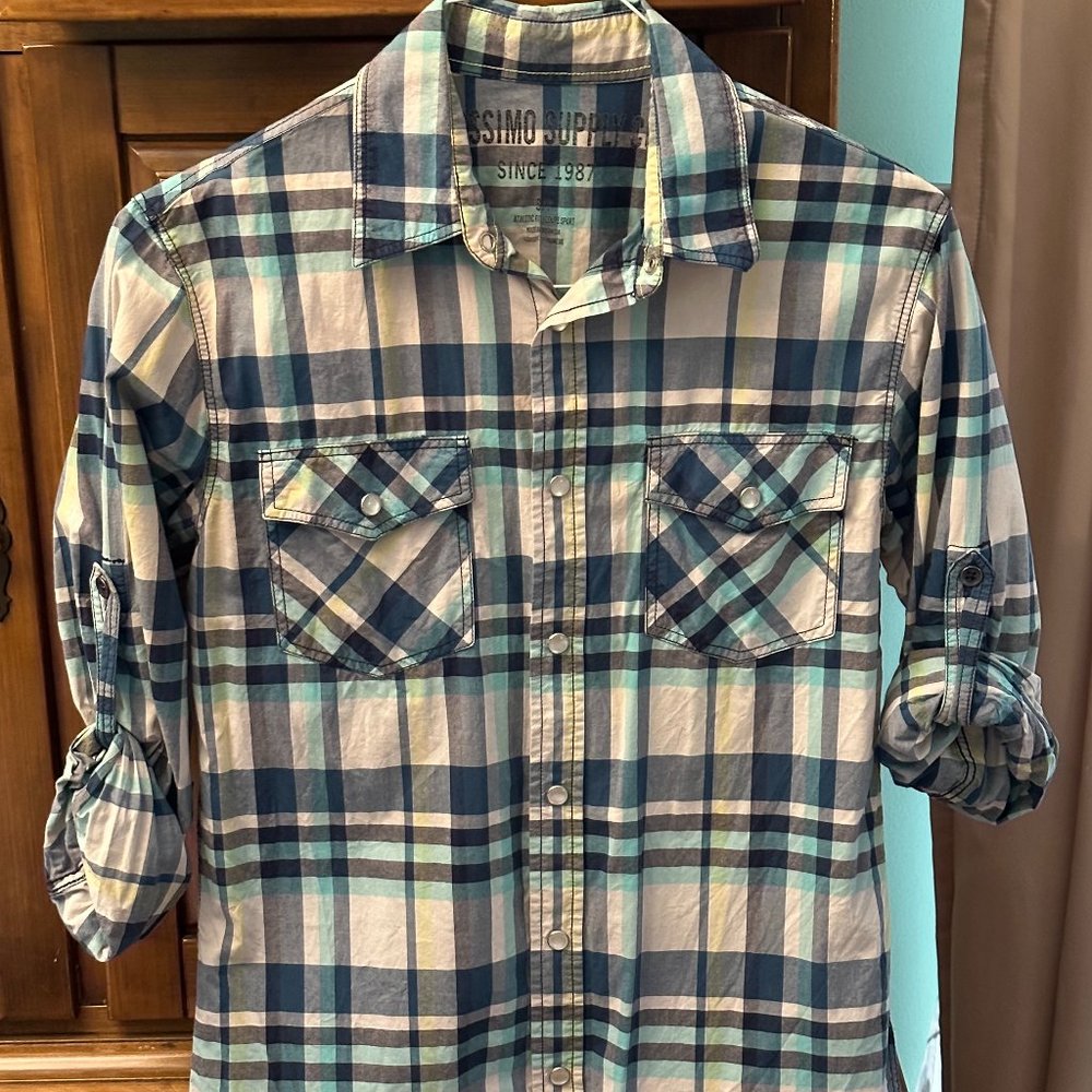 Mens/ Teens button down shirt by Mossimo.